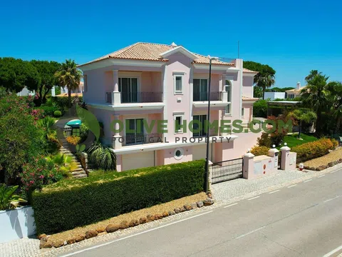 Chalet in Quarteira